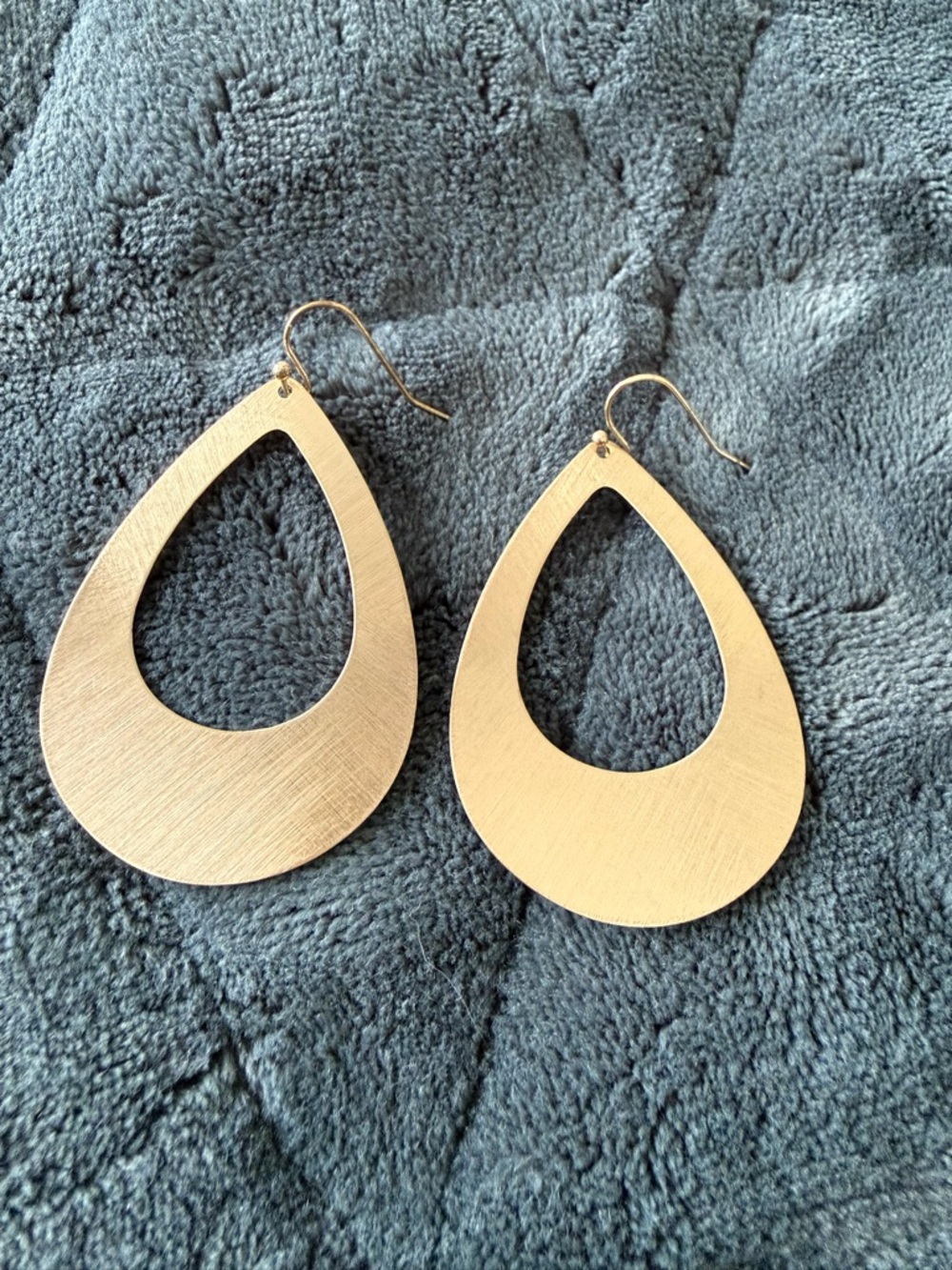 Claire's Gold Teardrop Cutout Dangle Earrings